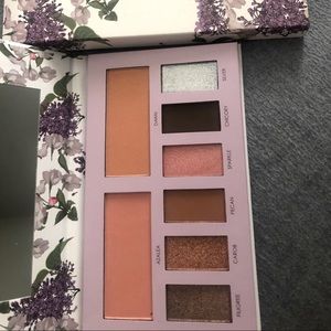 Eyeshadow palette